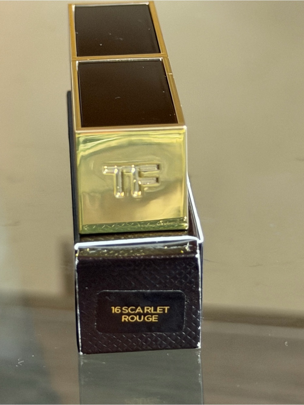 16 Scarlet Rouge-Tom Ford Lip Color Satin Matte - Picture 2 of 5